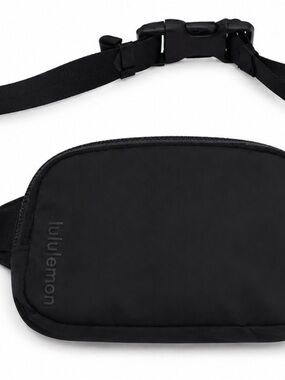lululemon athletica small Black Waist Pack - Sleek Everyday Carry